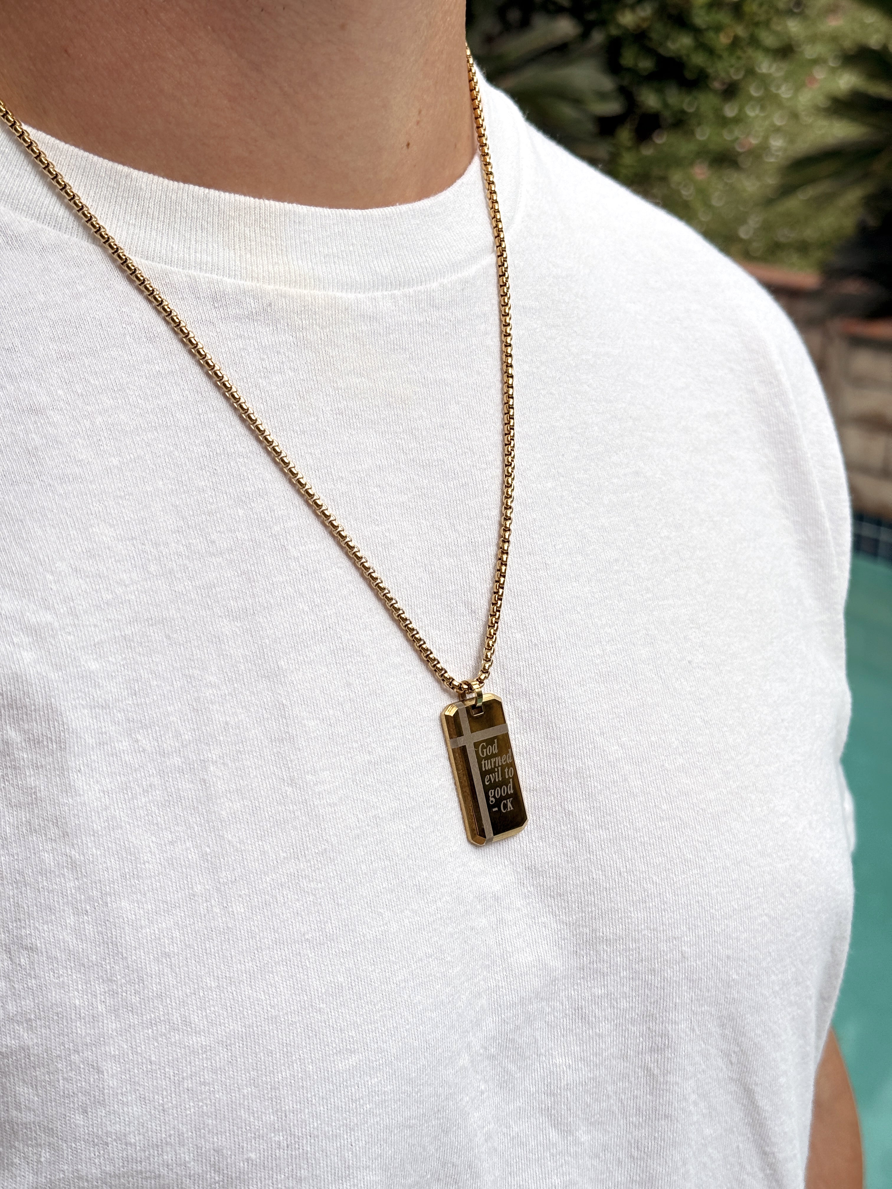 Bold Cross Pendant Necklace (Gold)