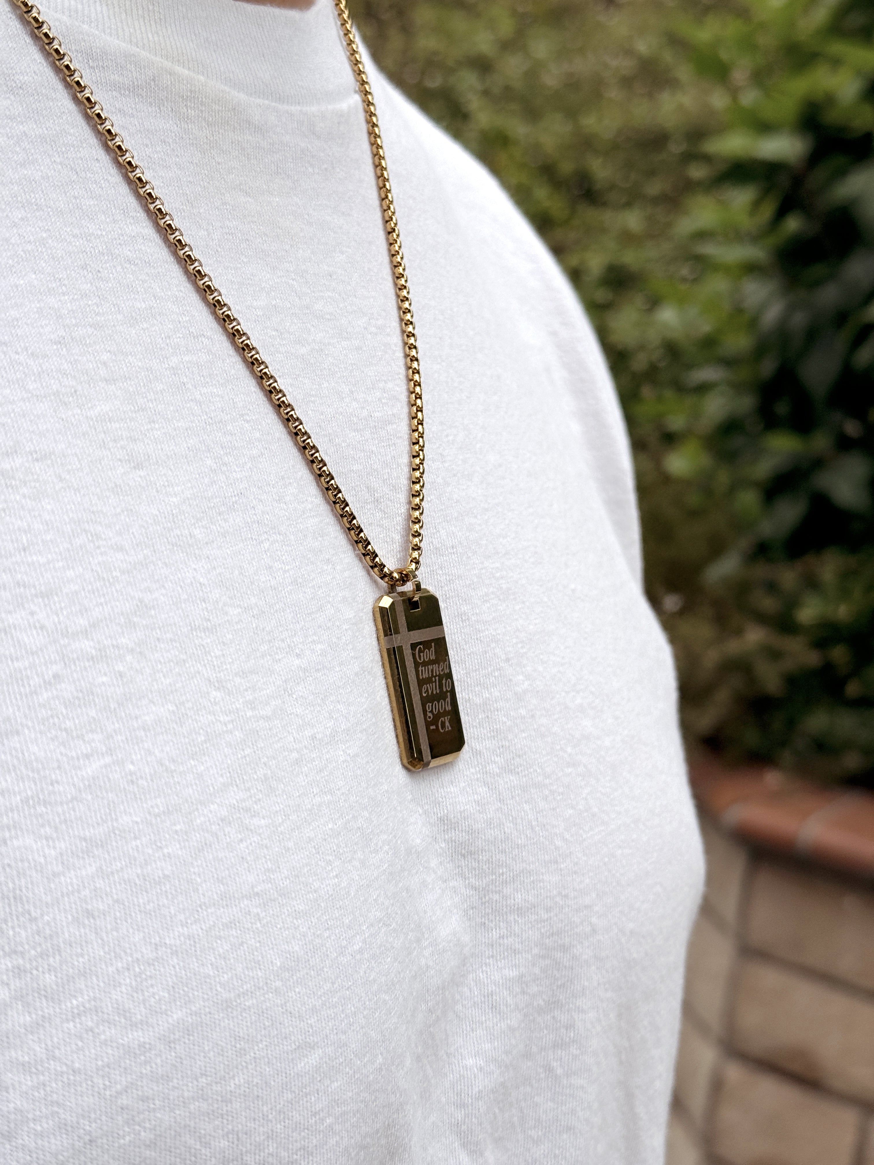 Bold Cross Pendant Necklace (Gold)